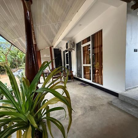 Devon Surf . Inn - Hiriketiya Dikwella Exterior foto